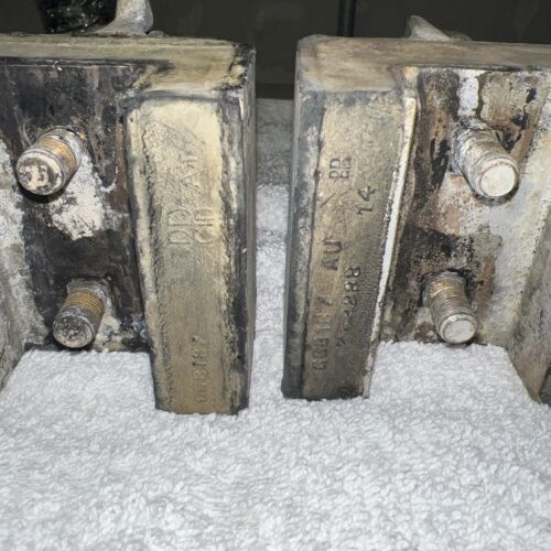 1936 1937 Chrysler RH & LH Rear Support Insulator BRKTS 663896-7 Mopar - Picture 6 of 9