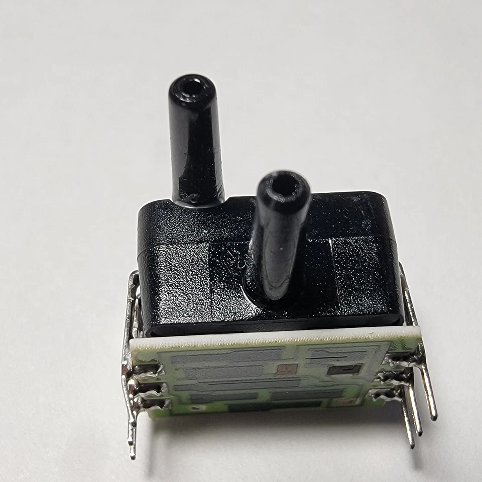 Board Mount Pressure Sensor SDX010IND .36PSID 0.09" .025V Differential 6-Pin NEW - Image 3 of 4