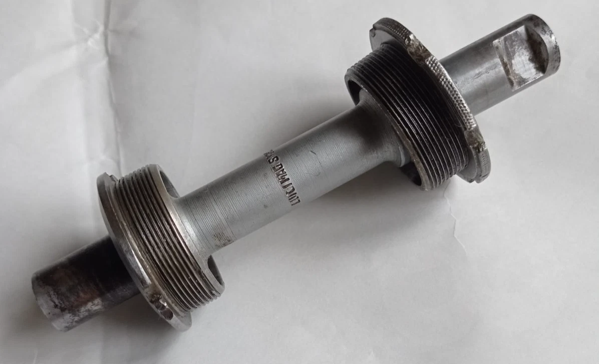 Magistroni L.M.Inférieur Braket NOS Broche Vintage