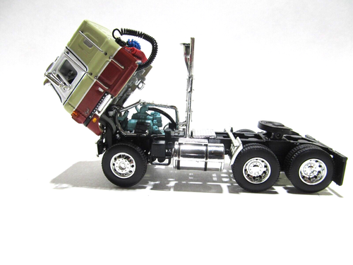 DCP FIRST GEAR 1/64 SCALE INTERNATIONAL TRANSTAR CABOVER MAROON, TAN &WHITE - Picture 4 of 6