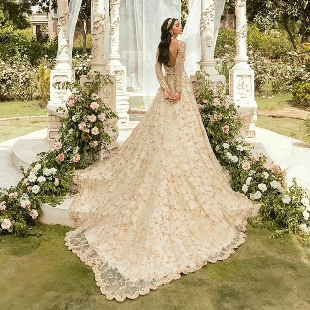 Gown, Manish Malhotra | Vogue India | Vogue Closet-hancorp34.com.vn