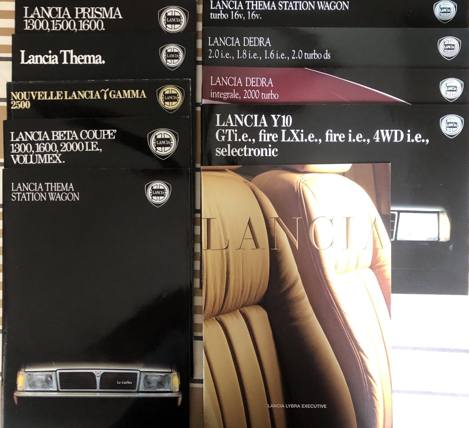 Catalogues Lancia lot de 12 brochures de collection vintage pour passionnés
