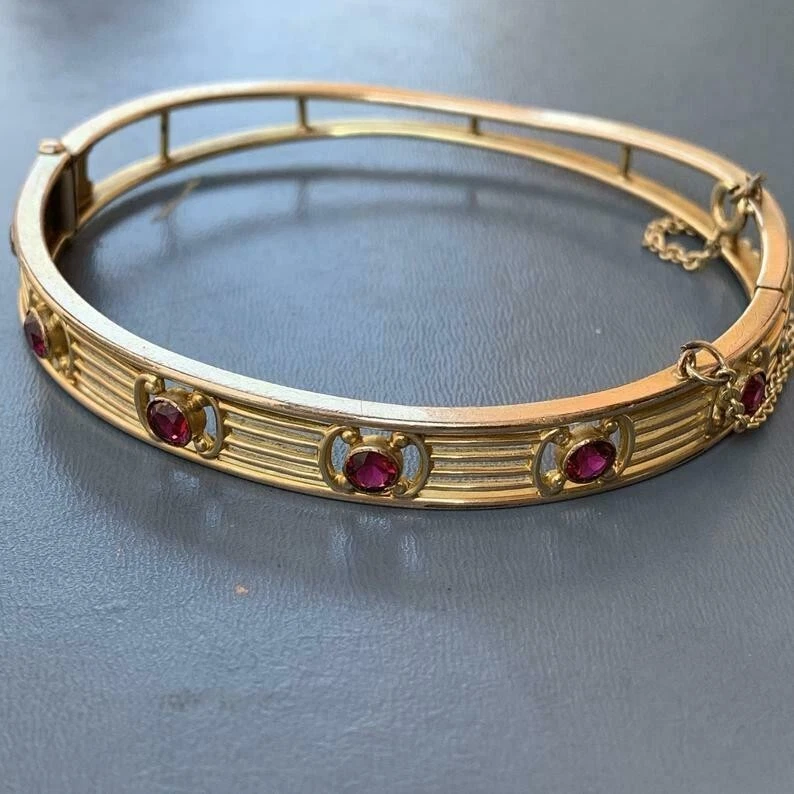 Brazalete Brazalete Vintage Rubí Simulado Redondo 2CT Chapado en Oro Amarillo 14K Foto 3 de 4