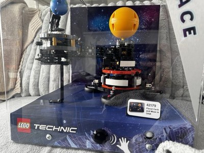 STORE DISPLAY— LEGO 42179 Technic Planet Earth and Moon in Orbit