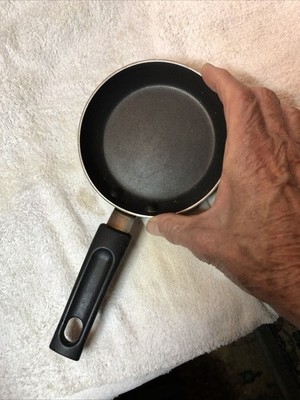 UNBRANDED MINI ALUMINUM  NONSTICK T-FAL 5   SKILLET.FOR FRYING EGGS.