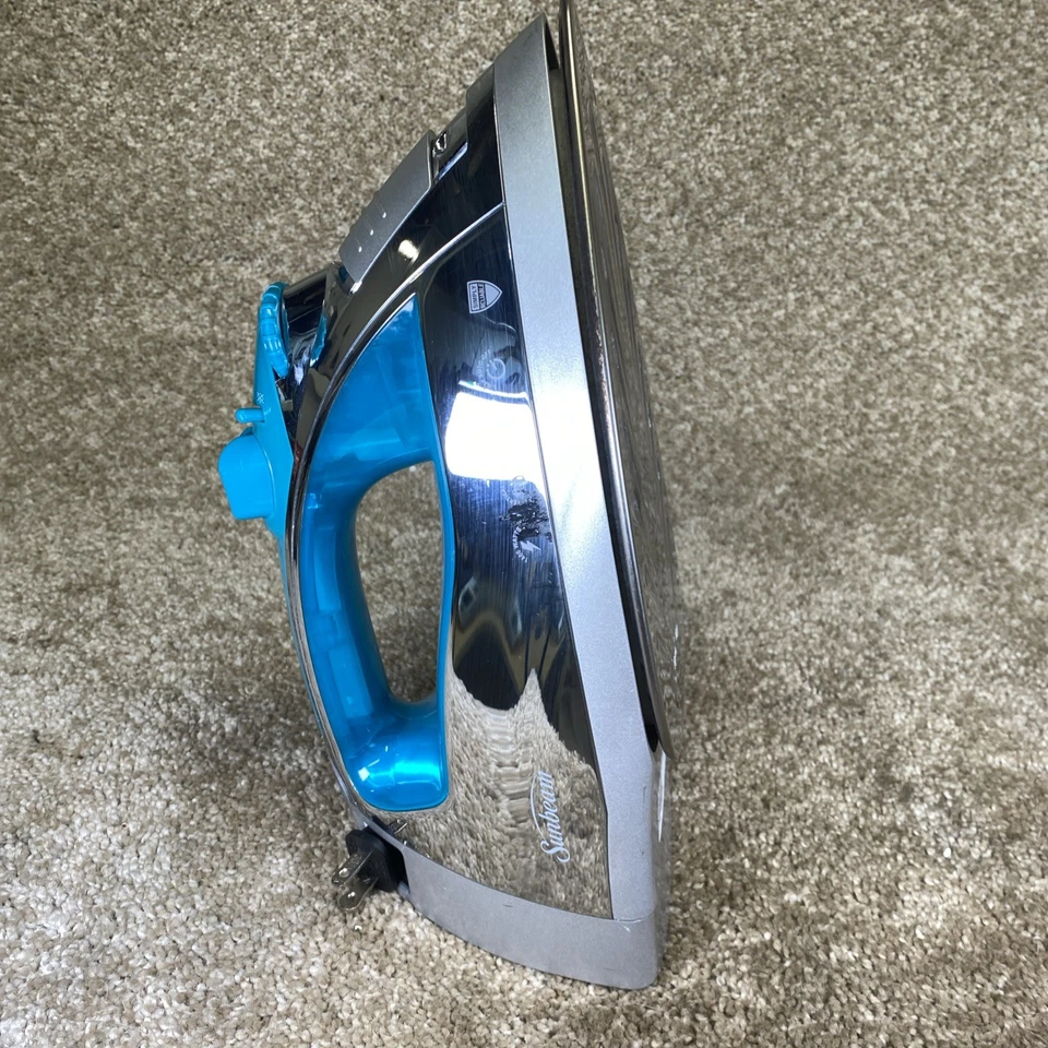 Plancha de vapor Sunbeam 1400W Steammaster con función de disparo de vapor y cable retráctil Foto 4 de 4