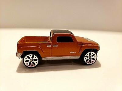 MAISTO 2004 HUMMER H3T CONCEPT 1:64 DIECAST Orange/rust PICKUP Truck Die  Cast