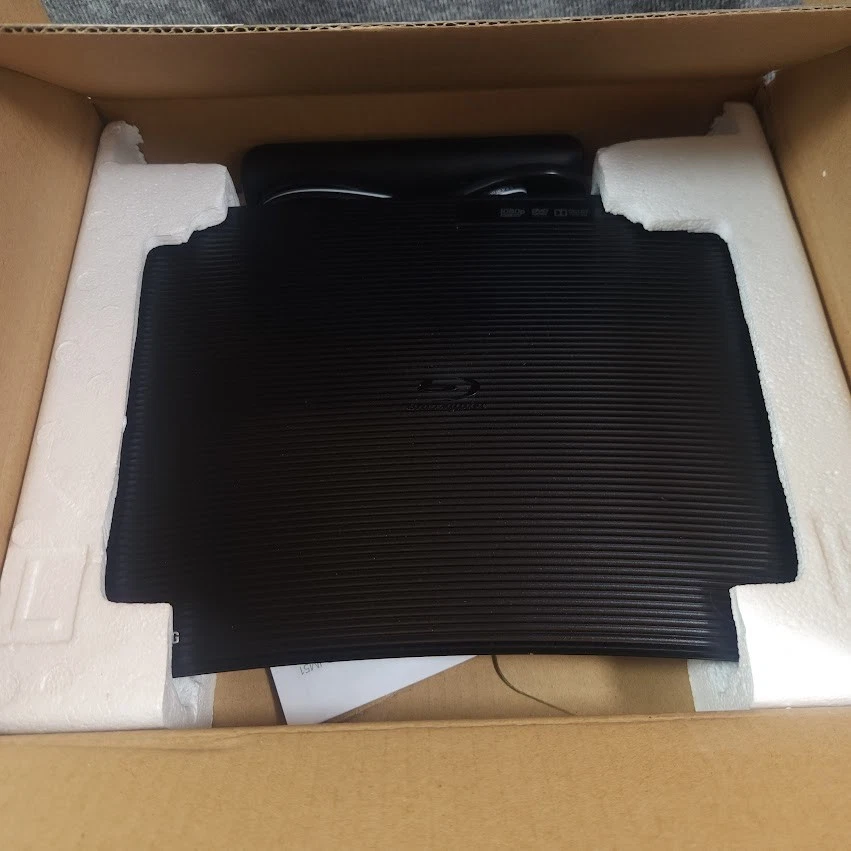 三星蓝光光盘播放器/DVD 以太网 有线 250+ 应用程序 BD-JM51 全新 开箱 — 第 2/4 张图片