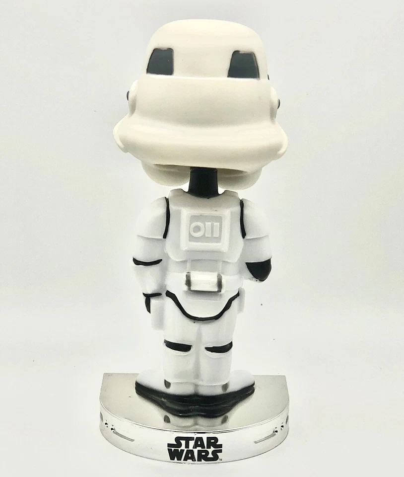 Star Wars 2009 Stormtrooper Funko Wacky Wobbler Raro Persecución Metálica. Sin caja Foto 4 de 4