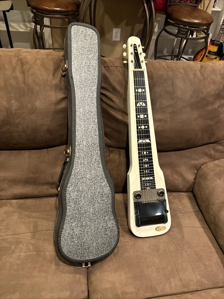 Vintage Supro Electric Steel Lap Electric Guitar & Case / Excellent WORKING - Image 2 of 4