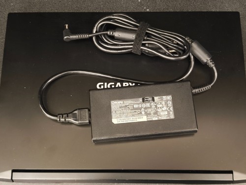 Portátil para juegos GIGABYTE G5 KC 15,6 pulgadas | 2 TB NVME | i5-10500H | 16 GB RAM | 240 Hz - Imagen 4 de 11