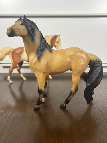 BREYER REEVES Brown & White Pinto And Spirit Kiger Mustang Mesteno Hengst - Bild 9 von 14