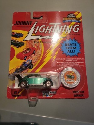 Johnny Lightning Bug Bomb 93 Green Volkswagen Beetle Bug VW Diecast Car 1:64 NIB