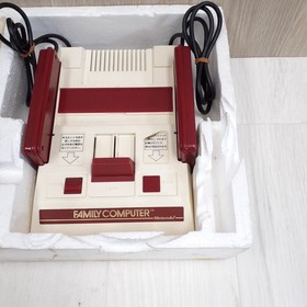 Nintendo Famicom Console in box  with 10 games Japanese Family Computer CIB