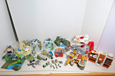 Lot of Micro Machine 10 Structures Playsets 1995, 1996 Military Etc.