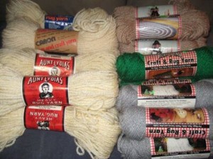 MIX LOT AUNT LYDIA'S HEAVY RUG YARN 20 SKIENS 60 YARDS EASH