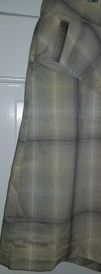 Pantalones cortos de golf Columbia Titanium caqui gris tostado a cuadros elásticos. 12 nuevos con etiquetas  Foto 3 de 4