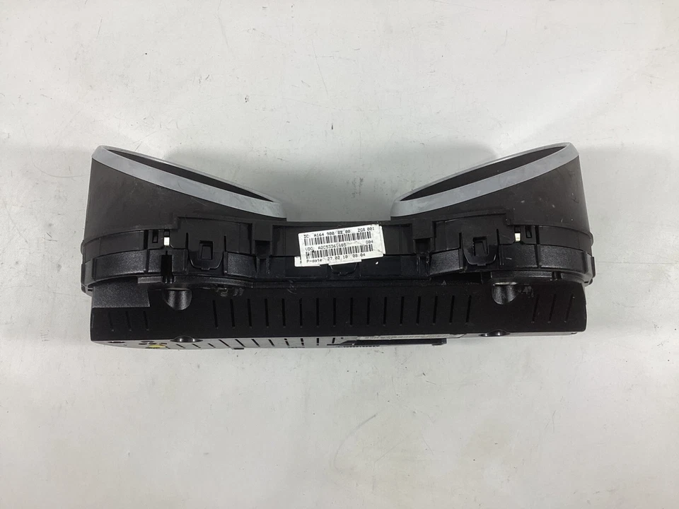 2008-2012 Mercedes GL550 Speedometer Gauge Instrument Cluster 196K  OEM. - Image 2 of 4