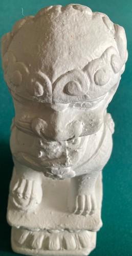 FOO DOG PAIR~ASIATIC LION MALES~WHITE PLASTER~BUDDHISM~PROTECTION SYMBOLS~WOWEE - Picture 8 of 12