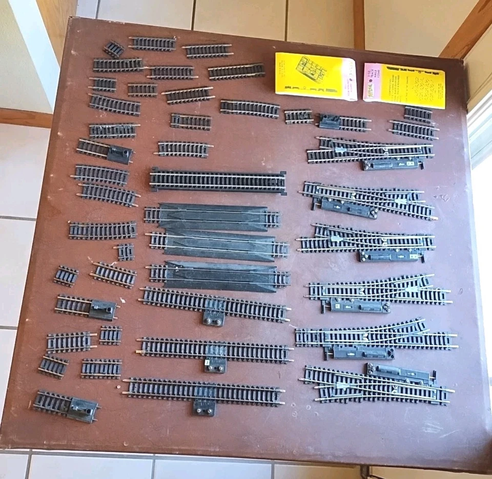 Vtg Lot 45 ATLAS HO SCALE TRACK Straight Curved Terminal Switch Turnout Rerailer - Image 3 of 4