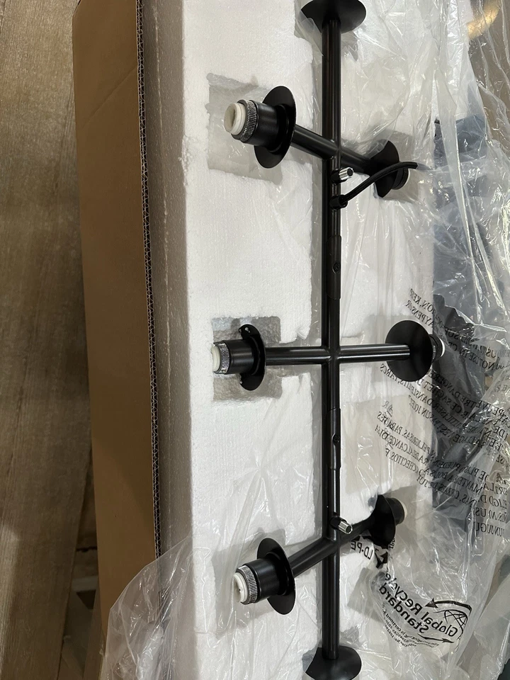 Lámpara de araña West Elm de vidrio escalonado de 8 luces bronce antiguo y plata Foto 4 de 4