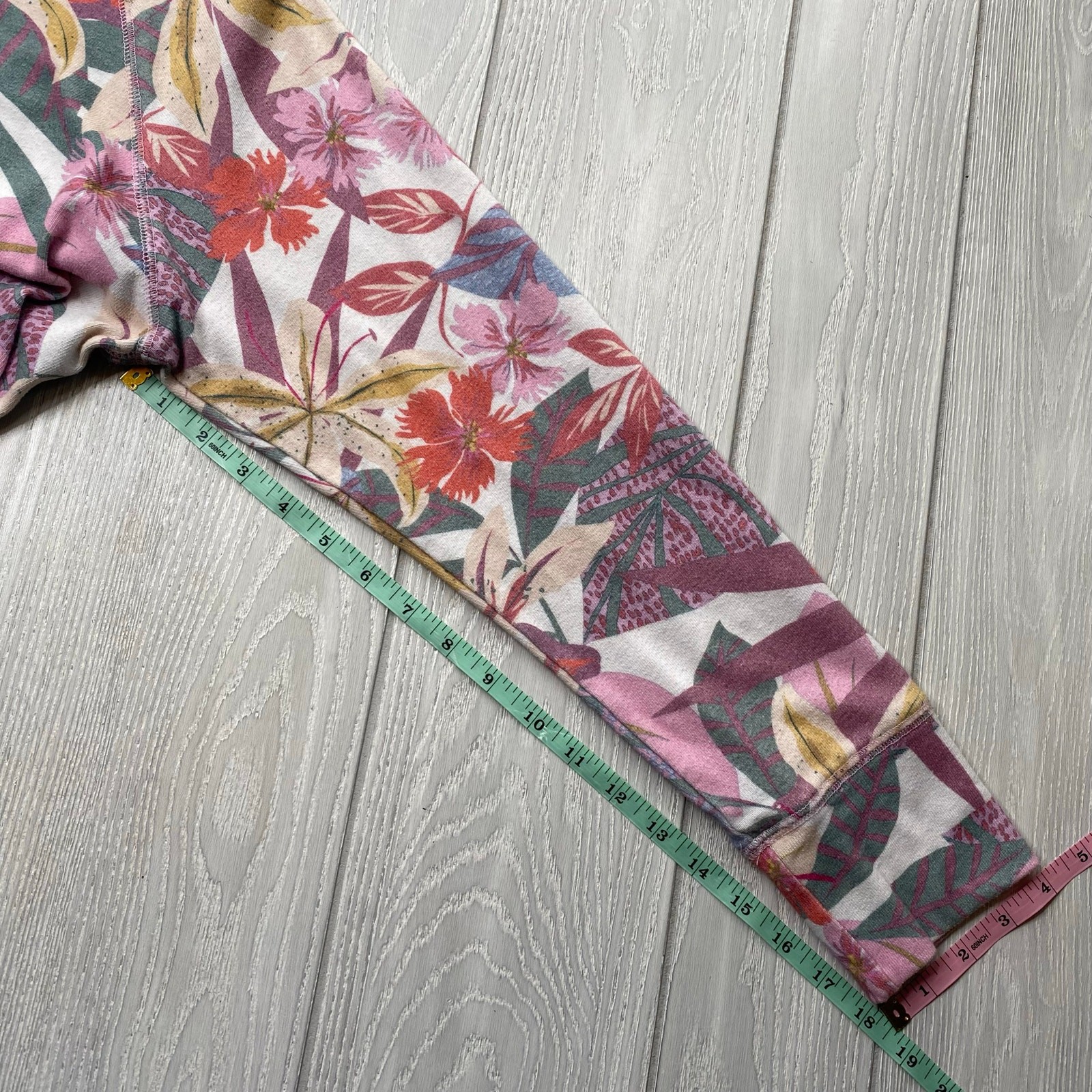 Sundry Women's Raglan Tropical Floral Pullover Sweatshirts Size Medium