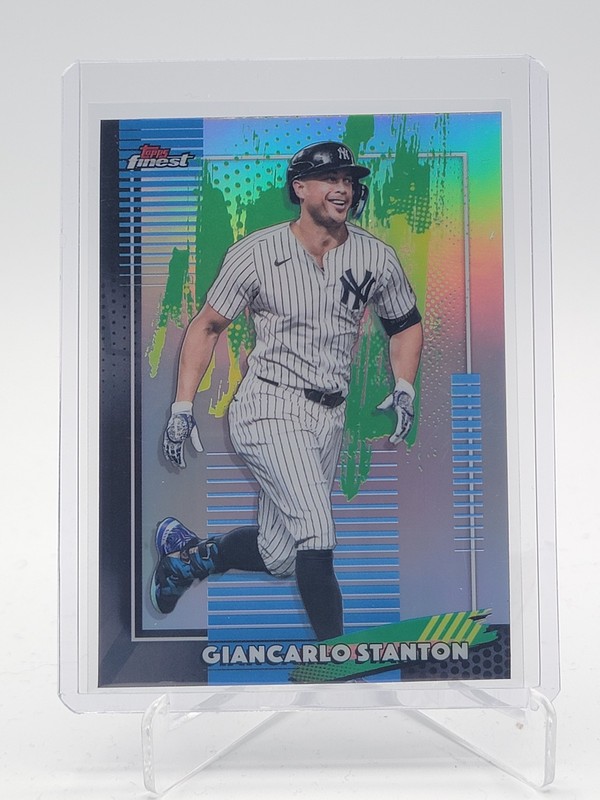 GIANCARLO STANTON 2026 TOPPS FINEST COMMON REFRACTOR #32 YANKEES Q7246