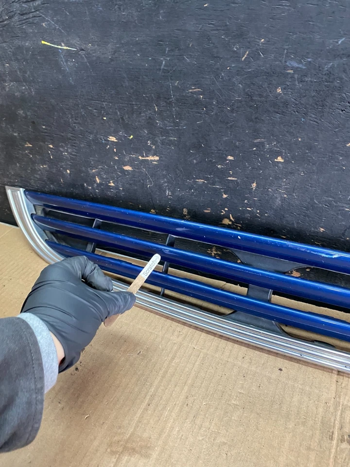 2007 to 2009 Mini Cooper Front Upper Grille Grill T3971 DG - Image 4 of 4