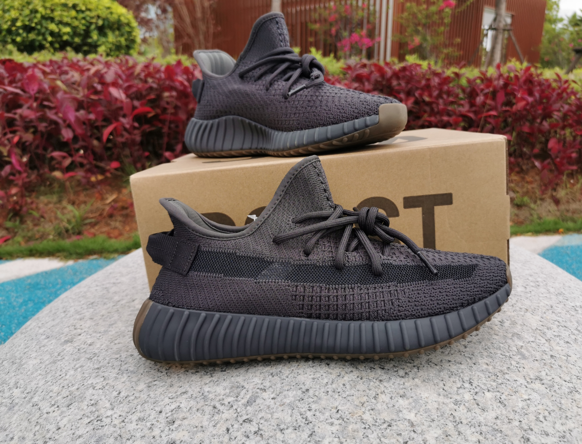 Bot tank maak een foto Size 11 - adidas Yeezy Boost 350 V2 Low Cinder Non-Reflective for sale  online | eBay