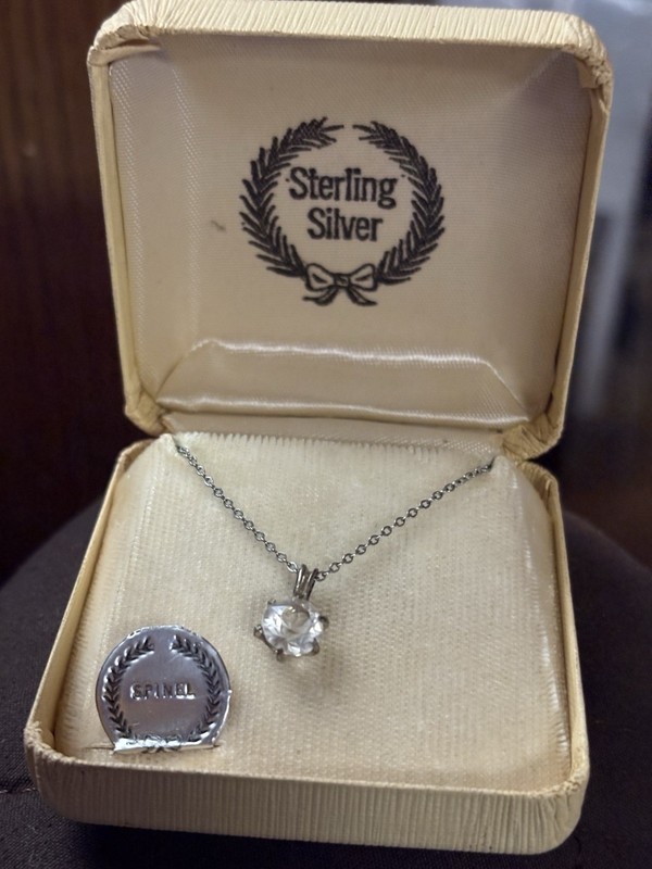 VINTAGE 1964 STERLING SILVER NECKLACE WITH SPINEL STONE PENDANT