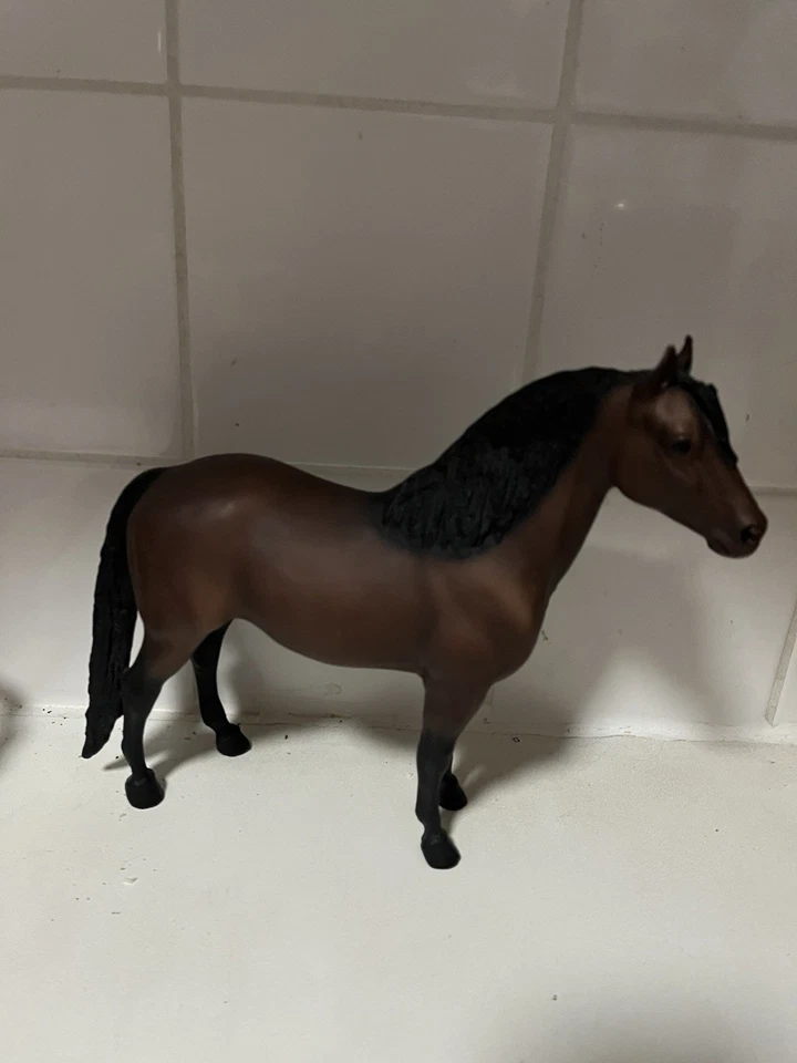 Breyer Modelpferd Traditional  Morgan Brauner - Bild 1 von 4