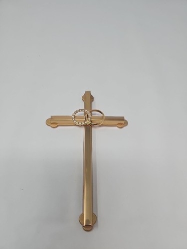 Vintage 6 Inch Goldtone Metal Wedding Cana Cross With Interlocking Rings - 第 1/3 張圖片