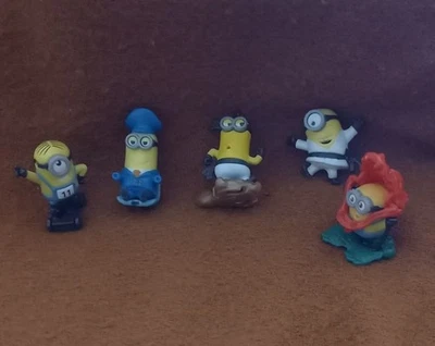 lot de 5 miniatures figurines plastique Les Minions DV - Photo 1/3