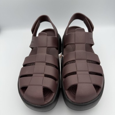 NEW WITH TAGS CROCS Stomp Fisherman Unisex Sandals In Mocha M7/W9