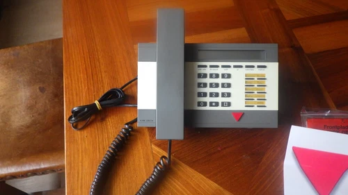 Danish Design Telephone Light Yellow/Grey Kirk Delta 0217 050R Very Good Condition