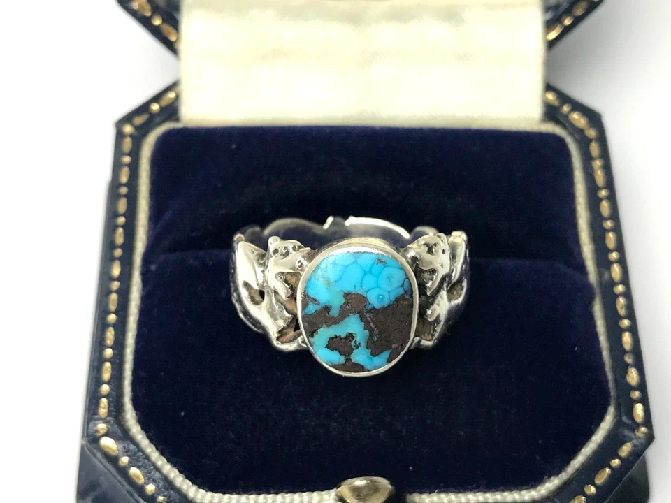 Turquoise Ring with Dragon Shoulders Vintage Silver Turquoise Ring - Size P 1/2 - Image 4 of 4