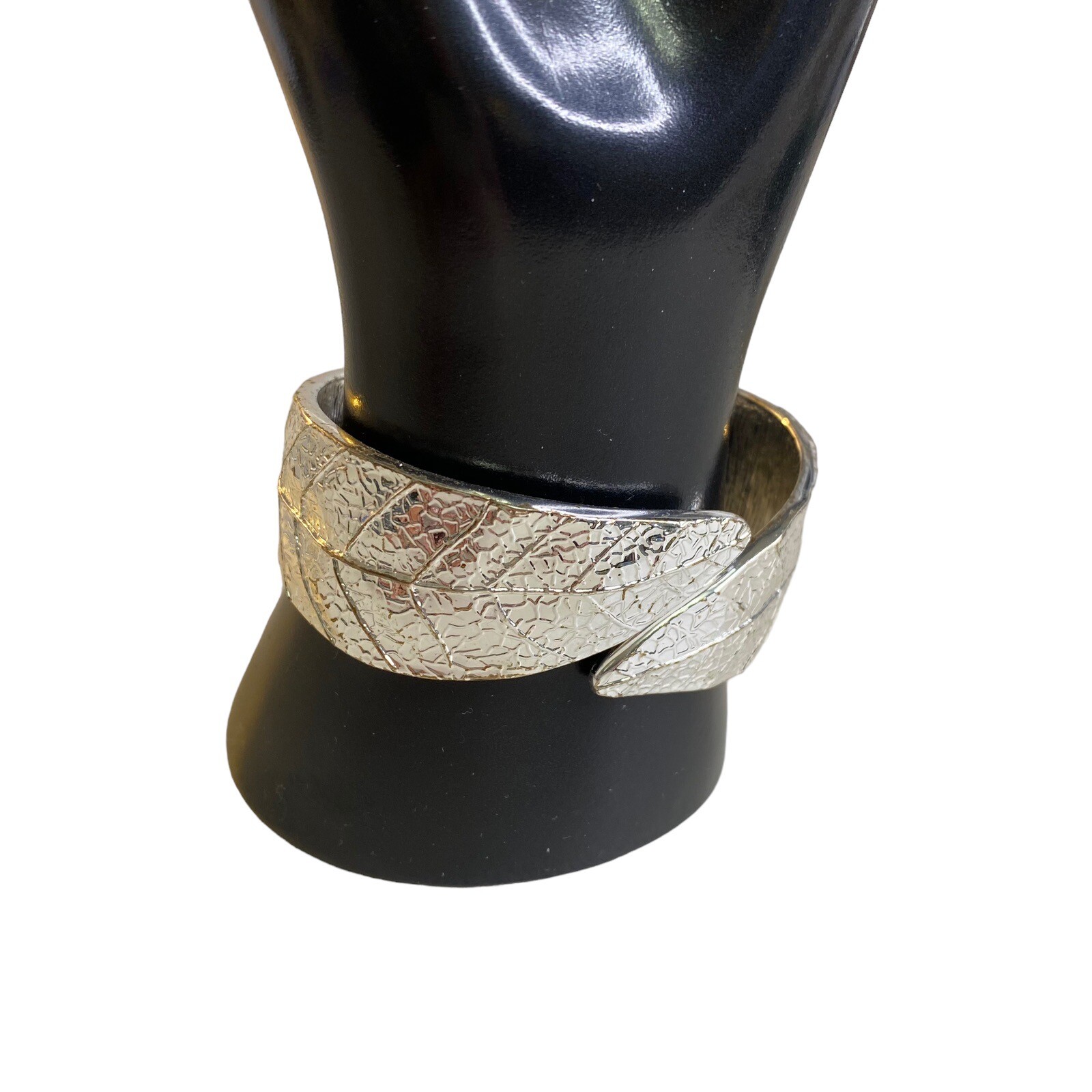 Silver Hinged Bangle  Leaf Pattern Bracelet - image 3