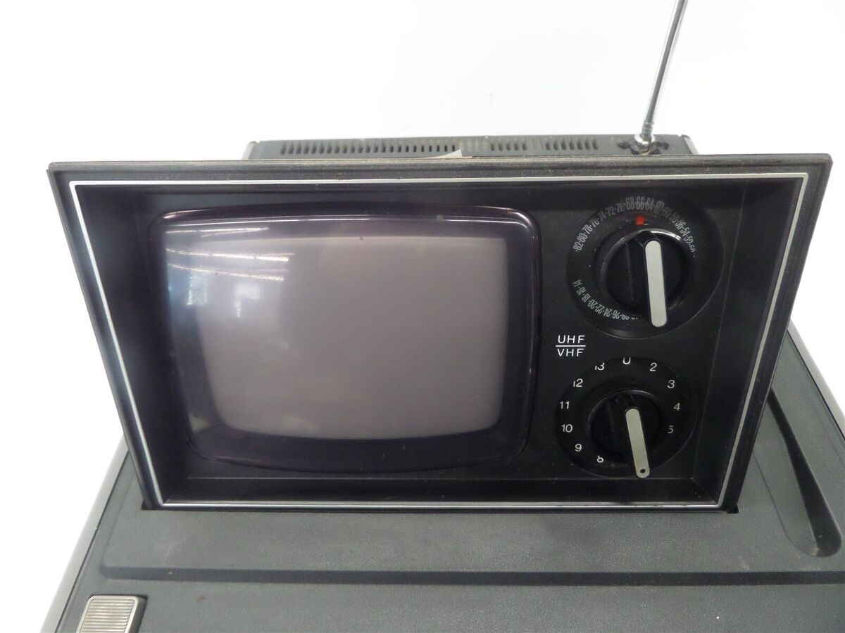Vintage 1979 Panasonic TR-545 Solid State TV/3-Way TV AM FM Vintage 1979 Panasonic TR-545 Solid State TV/3-Way TV AM FM