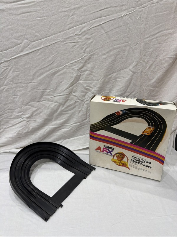 AURORA AFX BANKED HAIRPIN CURVE IN BOX- LOOK- NM- NO BROKEN TABS!