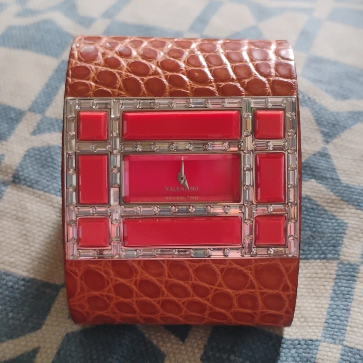 Vtg Valentino Roberto Quartz Women\'s Watch Red Dial Gold Tone Swiss Made Black Vintage 1980 main image 3