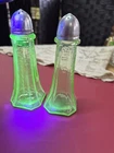 VTG Uranium Vaseline Green Depression Glass Salt & Pepper Shaker Octagon MCM