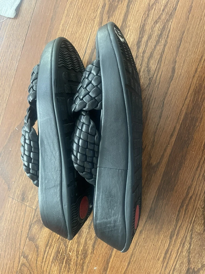 FitFlop Lulu Cross Slide Sandals Leather Black 7 Slightly Used - Image 3 of 4