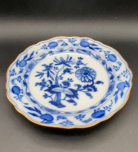 Meissen, Germany, Lunch plate with gold trim Blue Onion pattern. 8.25" Exc. - Picture 4 of 4