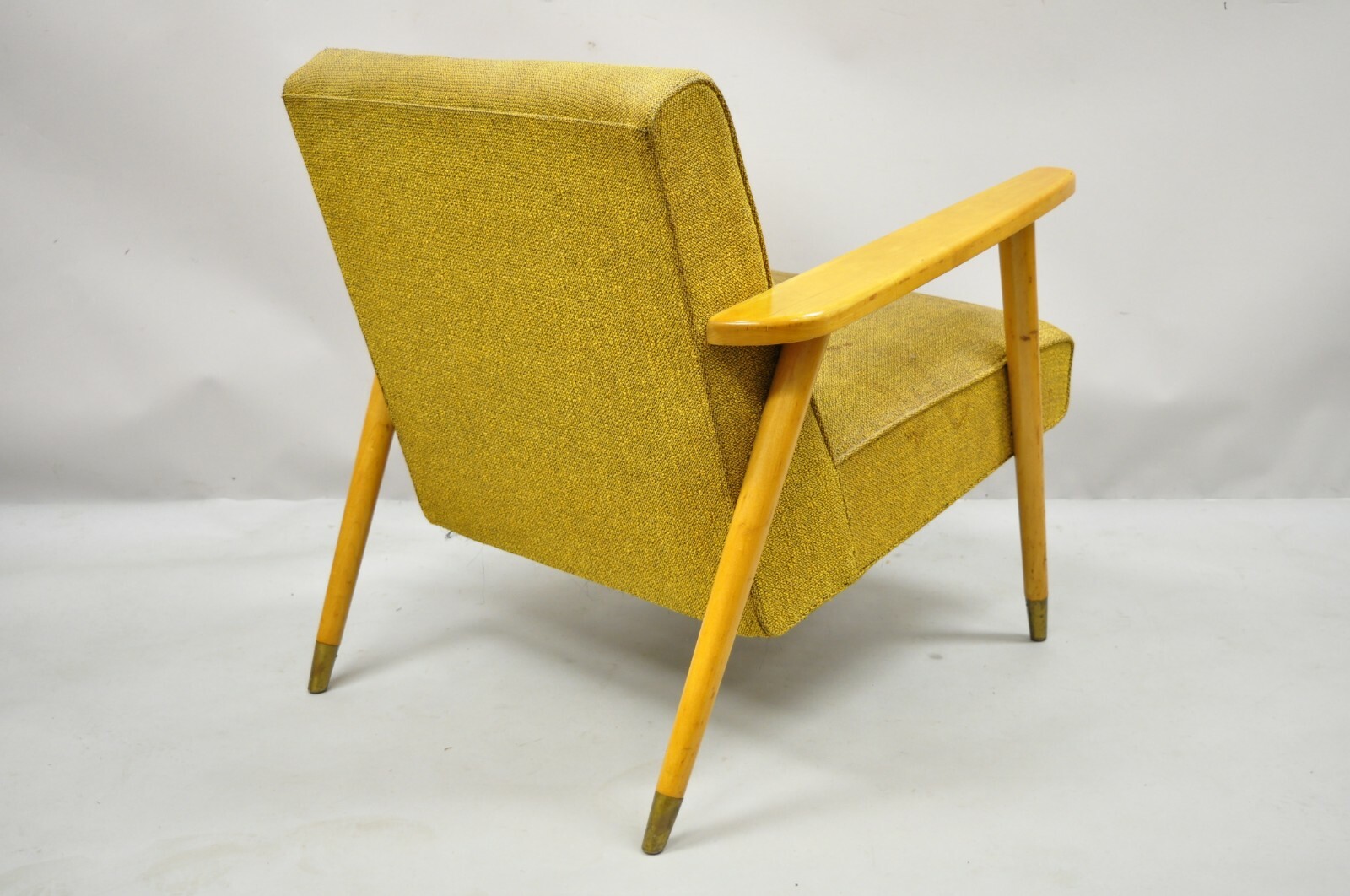 Vintage Mid Century Blonde Wood Paddle Arm Club Lounge Chairs Heywood