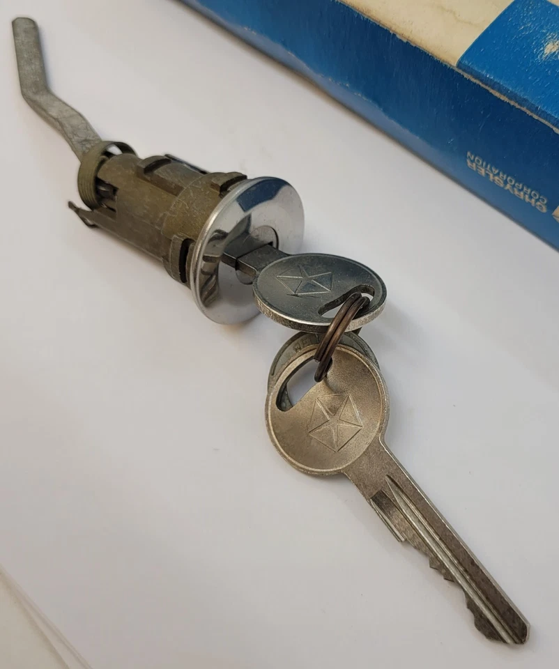 1967 Chrysler New Yorker Newport Trunk Lock Cylinder With Key 2802465 NOS. - Image 3 of 4