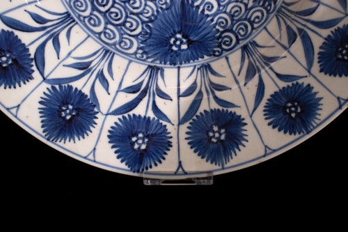 Ein Antiker Blau - Weißer „Aster“ Teller. Porzellan. China. Kangxi (1662-1722) - Bild 6 von 11