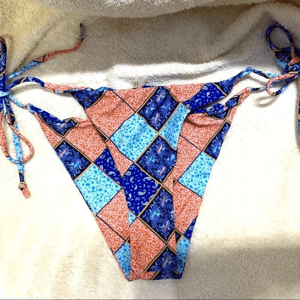 NWOT ZAFUL WOMENS HIGH WAIST RED AND BLUE PAISLEY TIE BIKINI BOTTOMS SIZE SMALL - Image 4 of 4