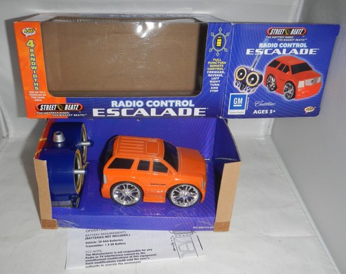 Street Beatz Radio Control 2005 Cadillac Escalade RC Car Truck - Picture 2 of 7