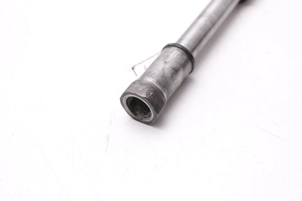 84 HONDA NIGHTHAWK 700S OEM LLANTA DELANTERA EJE PIVOTE PERNO R3.BX18 Foto 3 de 4