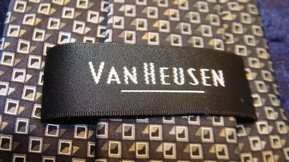 VAN HEUSEN~Corbata de seda 100 % para hombre~3,75” de ancho ~ En muy buena condición~Negro~Blanco~Lunares~ Foto 4 de 4